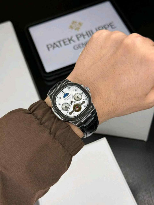 Patek Philipp_e Nautilus Chronograph working black belt