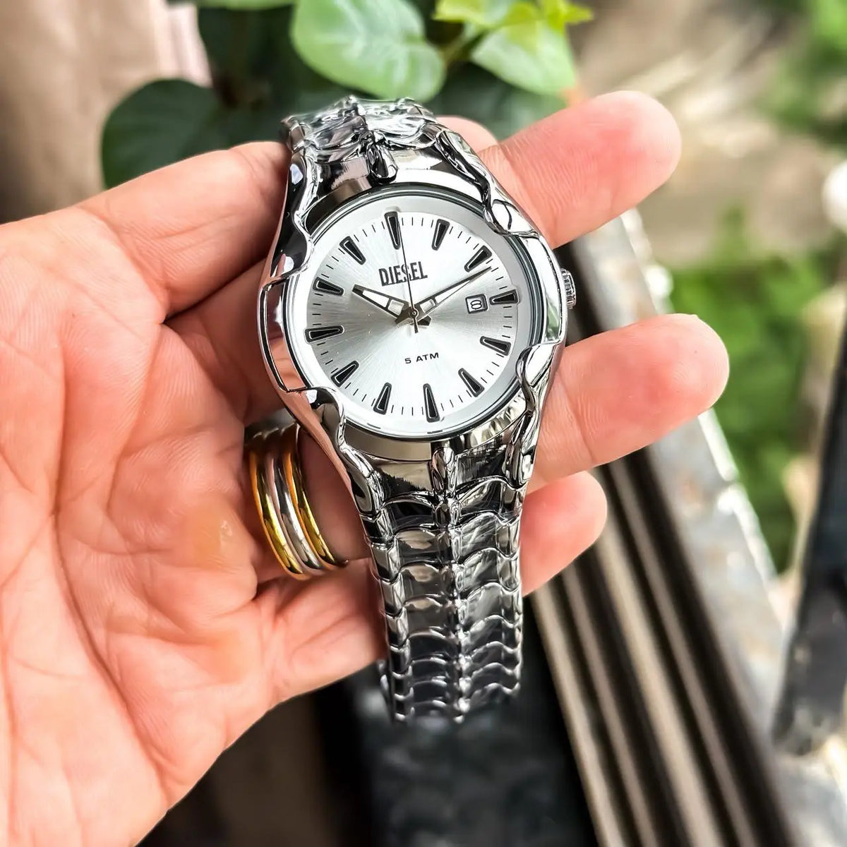 DIESEL_VERT_SILVER_WHITE 