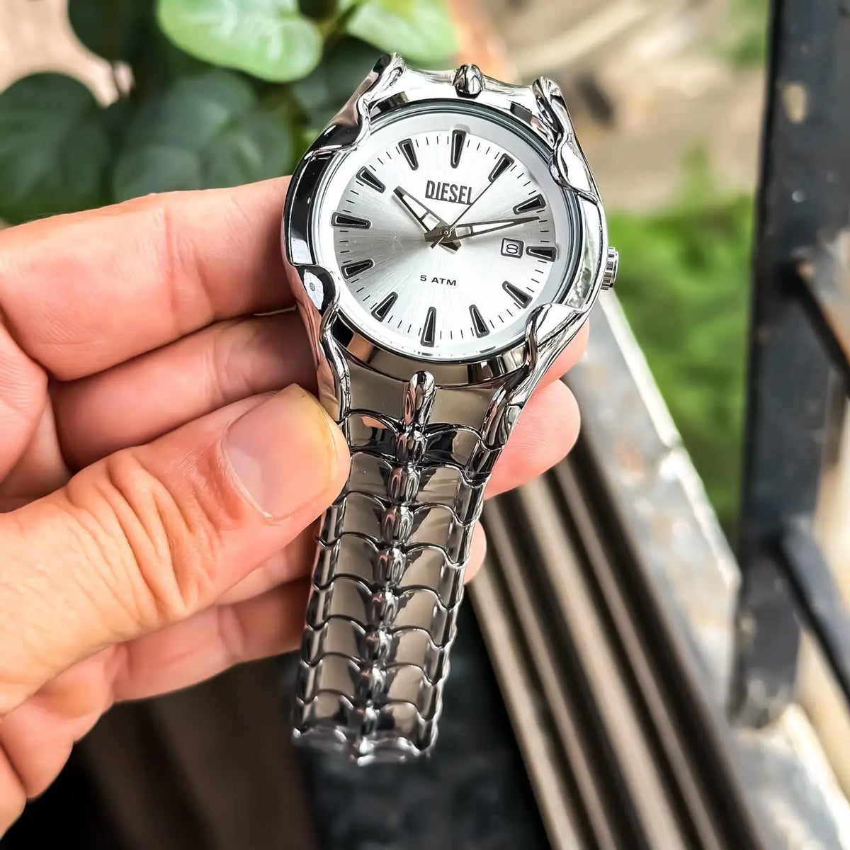 DIESEL_VERT_SILVER_WHITE 